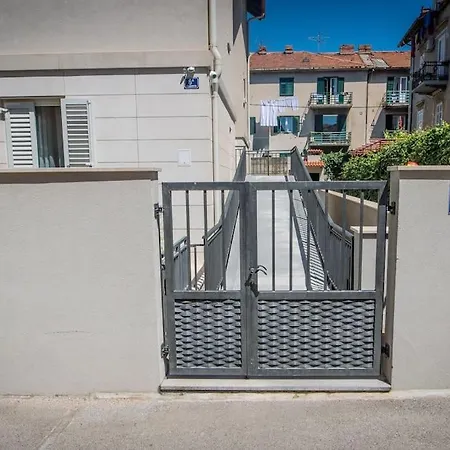 New! Carpe Diem 1,split-bacvice,free Wi-fi, Parking * Split